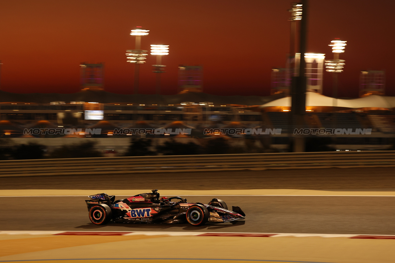 GP BAHRAIN, Esteban Ocon (FRA) Alpine F1 Team A524.

29.02.2024. Formula 1 World Championship, Rd 1, Bahrain Grand Prix, Sakhir, Bahrain, Practice Day

- www.xpbimages.com, EMail: requests@xpbimages.com © Copyright: Bearne / XPB Images
