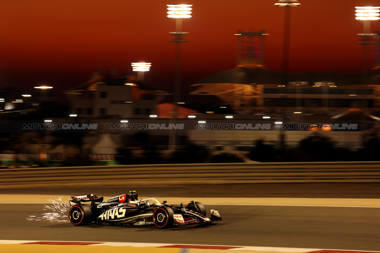 GP BAHRAIN, Nico Hulkenberg (GER) Haas VF-24.

29.02.2024. Formula 1 World Championship, Rd 1, Bahrain Grand Prix, Sakhir, Bahrain, Practice Day

- www.xpbimages.com, EMail: requests@xpbimages.com © Copyright: Bearne / XPB Images