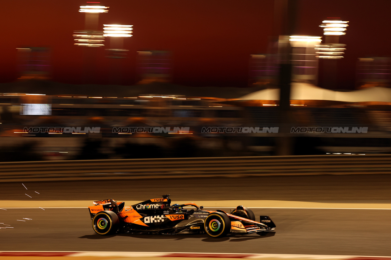 GP BAHRAIN, Oscar Piastri (AUS) McLaren MCL38.

29.02.2024. Formula 1 World Championship, Rd 1, Bahrain Grand Prix, Sakhir, Bahrain, Practice Day

- www.xpbimages.com, EMail: requests@xpbimages.com © Copyright: Bearne / XPB Images