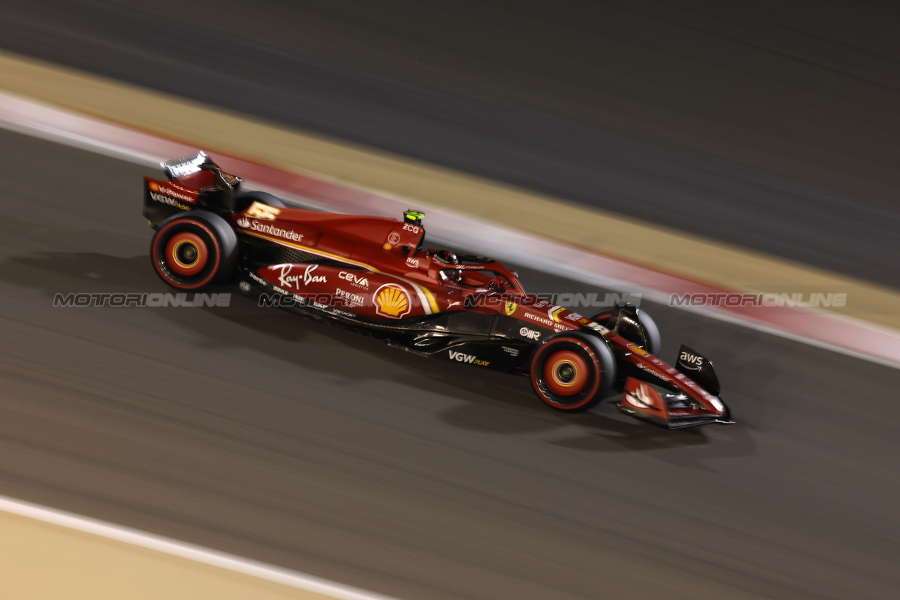 GP BAHRAIN, Carlos Sainz Jr (ESP) Ferrari SF-24.

29.02.2024. Formula 1 World Championship, Rd 1, Bahrain Grand Prix, Sakhir, Bahrain, Practice Day

 - www.xpbimages.com, EMail: requests@xpbimages.com © Copyright: Staley / XPB Images