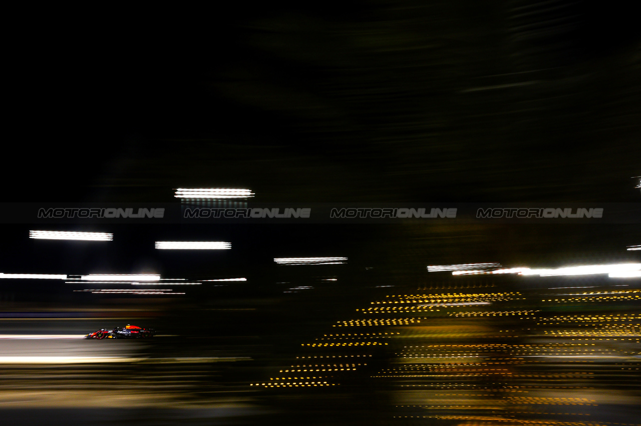 GP BAHRAIN, Sergio Perez (MEX), Red Bull Racing 
29.02.2024. Formula 1 World Championship, Rd 1, Bahrain Grand Prix, Sakhir, Bahrain, Practice Day
- www.xpbimages.com, EMail: requests@xpbimages.com © Copyright: Charniaux / XPB Images