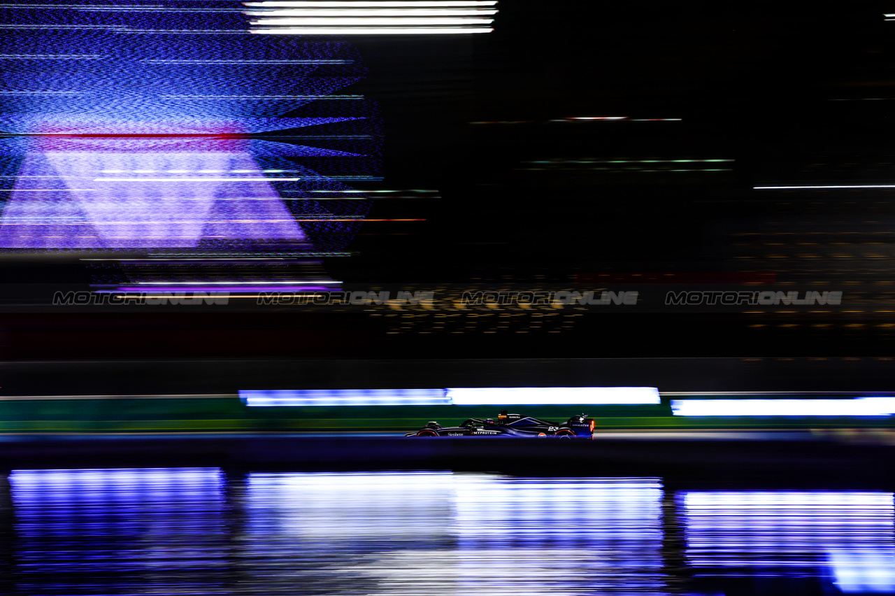 GP BAHRAIN, Alex Albon (THA), Williams F1 Team 
29.02.2024. Formula 1 World Championship, Rd 1, Bahrain Grand Prix, Sakhir, Bahrain, Practice Day
- www.xpbimages.com, EMail: requests@xpbimages.com © Copyright: Charniaux / XPB Images