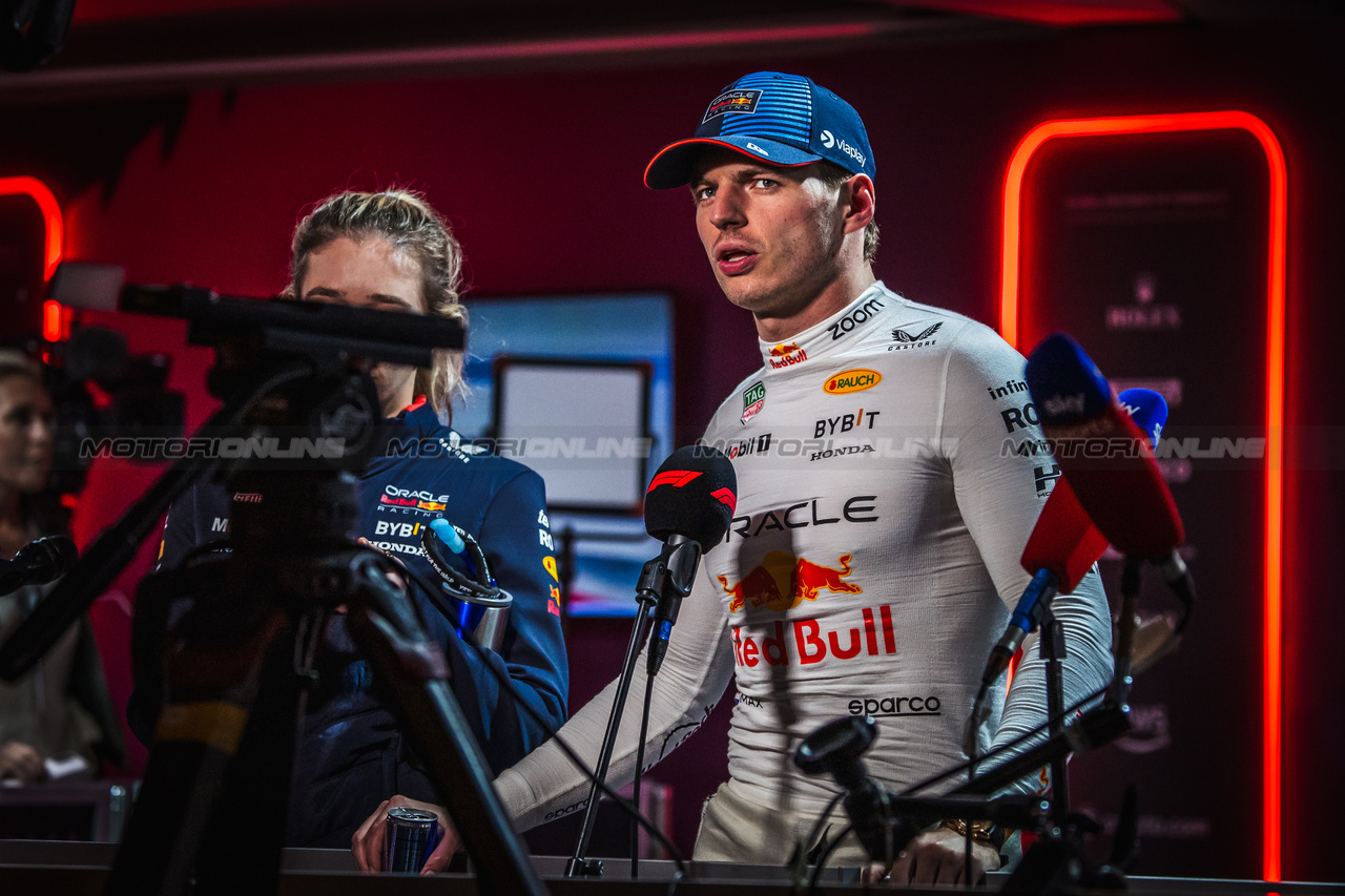 GP BAHRAIN, Max Verstappen (NLD) Red Bull Racing.

29.02.2024. Formula 1 World Championship, Rd 1, Bahrain Grand Prix, Sakhir, Bahrain, Practice Day

- www.xpbimages.com, EMail: requests@xpbimages.com © Copyright: Bearne / XPB Images