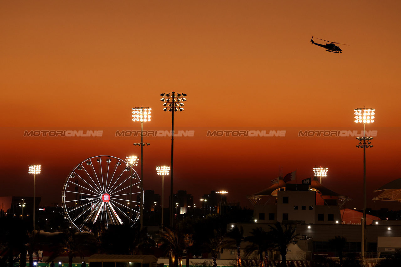 GP BAHRAIN, Circuit Atmosfera - helicopter at sunset.

29.02.2024. Formula 1 World Championship, Rd 1, Bahrain Grand Prix, Sakhir, Bahrain, Practice Day

- www.xpbimages.com, EMail: requests@xpbimages.com © Copyright: Bearne / XPB Images