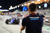 GP BAHRAIN, Williams Racing mechanic in the pits.
29.02.2024. Formula 1 World Championship, Rd 1, Bahrain Grand Prix, Sakhir, Bahrain, Practice Day
- www.xpbimages.com, EMail: requests@xpbimages.com © Copyright: Price / XPB Images