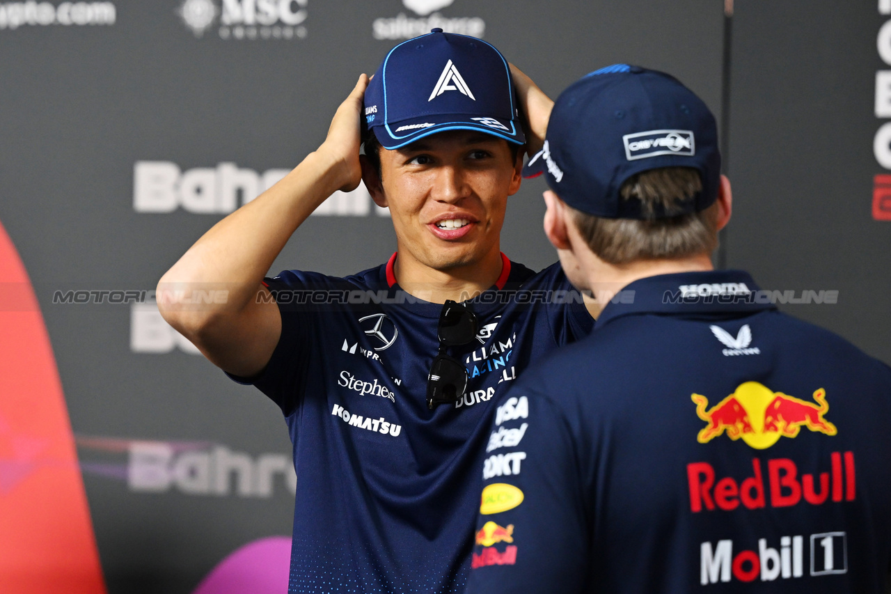 GP BAHRAIN, (L to R): Alexander Albon (THA) Williams Racing e Max Verstappen (NLD) Red Bull Racing in the FIA Press Conference.

28.02.2024. Formula 1 World Championship, Rd 1, Bahrain Grand Prix, Sakhir, Bahrain, Preparation Day.

- www.xpbimages.com, EMail: requests@xpbimages.com © Copyright: XPB Images