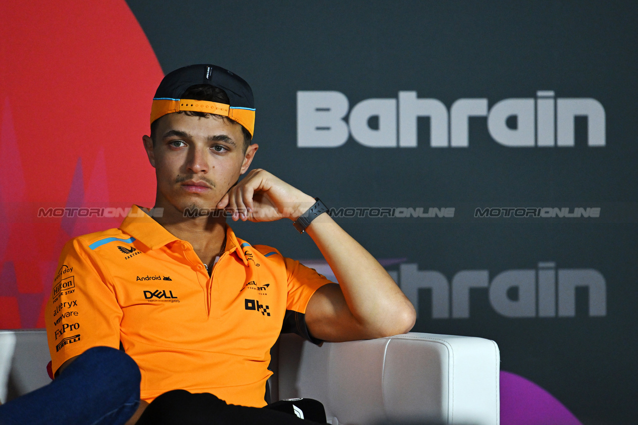 GP BAHRAIN, Lando Norris (GBR) McLaren in the FIA Press Conference.

28.02.2024. Formula 1 World Championship, Rd 1, Bahrain Grand Prix, Sakhir, Bahrain, Preparation Day.

- www.xpbimages.com, EMail: requests@xpbimages.com © Copyright: XPB Images