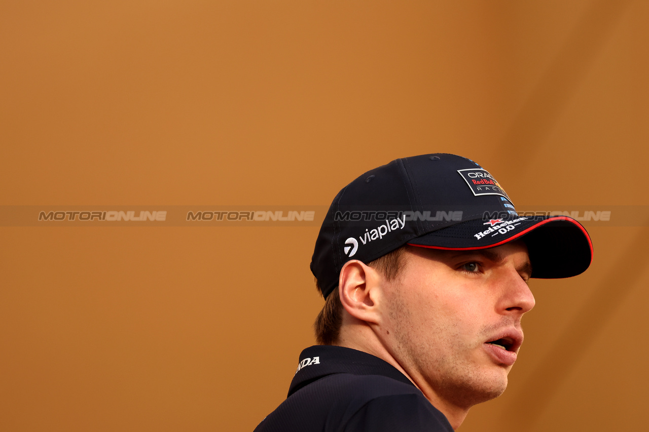 GP BAHRAIN, Max Verstappen (NLD) Red Bull Racing.

28.02.2024. Formula 1 World Championship, Rd 1, Bahrain Grand Prix, Sakhir, Bahrain, Preparation Day.

- www.xpbimages.com, EMail: requests@xpbimages.com © Copyright: Bearne / XPB Images