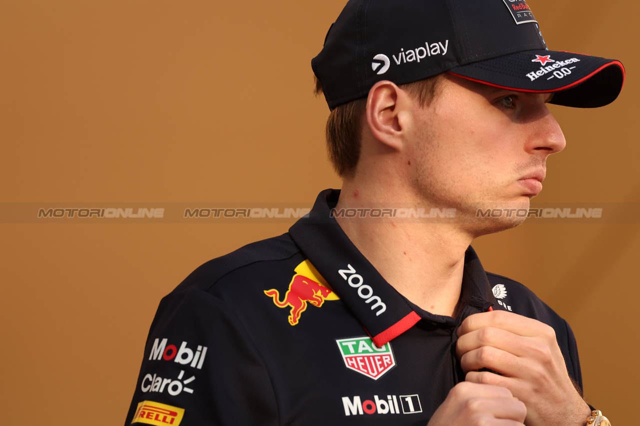 GP BAHRAIN, Max Verstappen (NLD) Red Bull Racing.

28.02.2024. Formula 1 World Championship, Rd 1, Bahrain Grand Prix, Sakhir, Bahrain, Preparation Day.

- www.xpbimages.com, EMail: requests@xpbimages.com © Copyright: Bearne / XPB Images