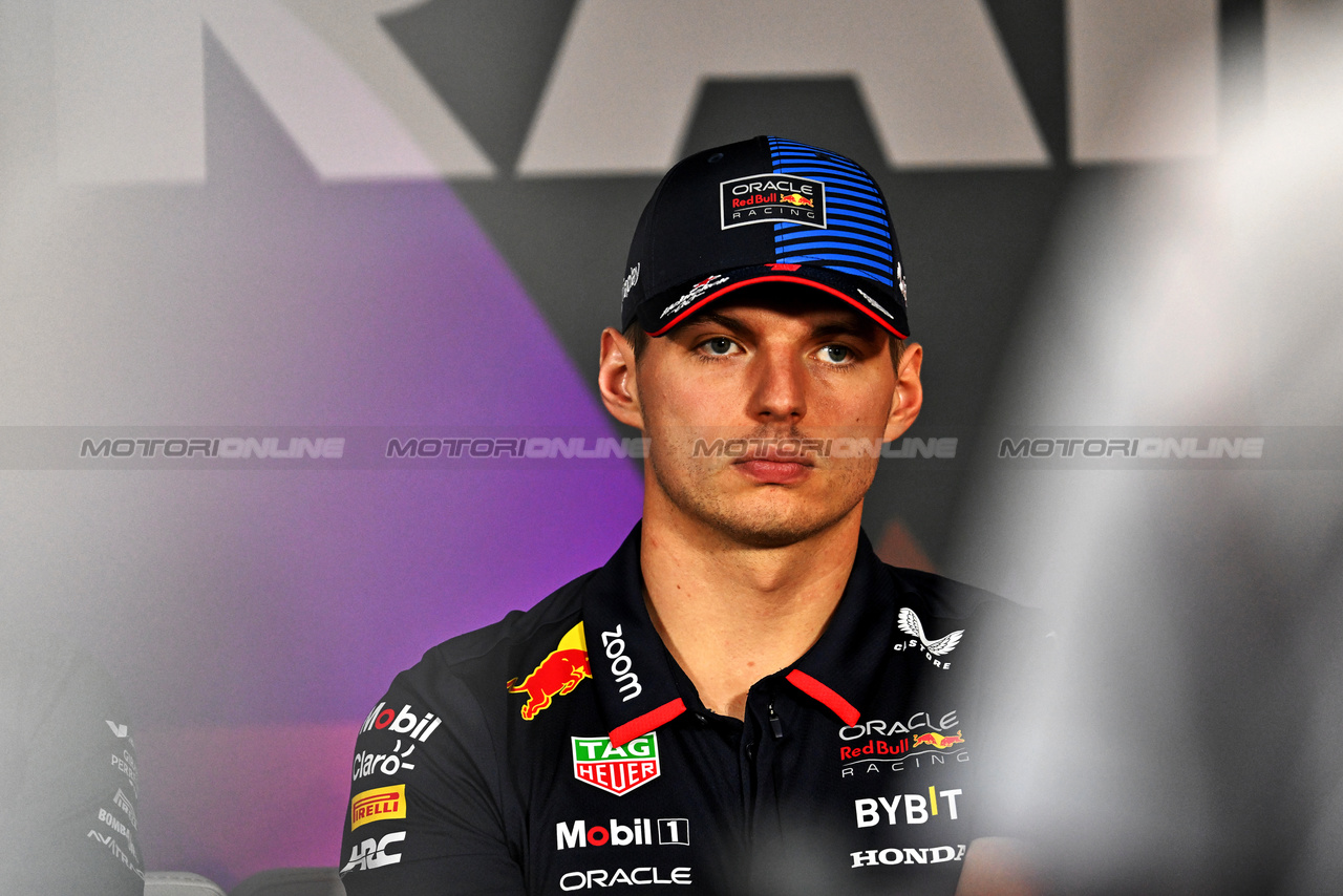 GP BAHRAIN, Max Verstappen (NLD) Red Bull Racing in the FIA Press Conference.

28.02.2024. Formula 1 World Championship, Rd 1, Bahrain Grand Prix, Sakhir, Bahrain, Preparation Day.

- www.xpbimages.com, EMail: requests@xpbimages.com © Copyright: Price / XPB Images