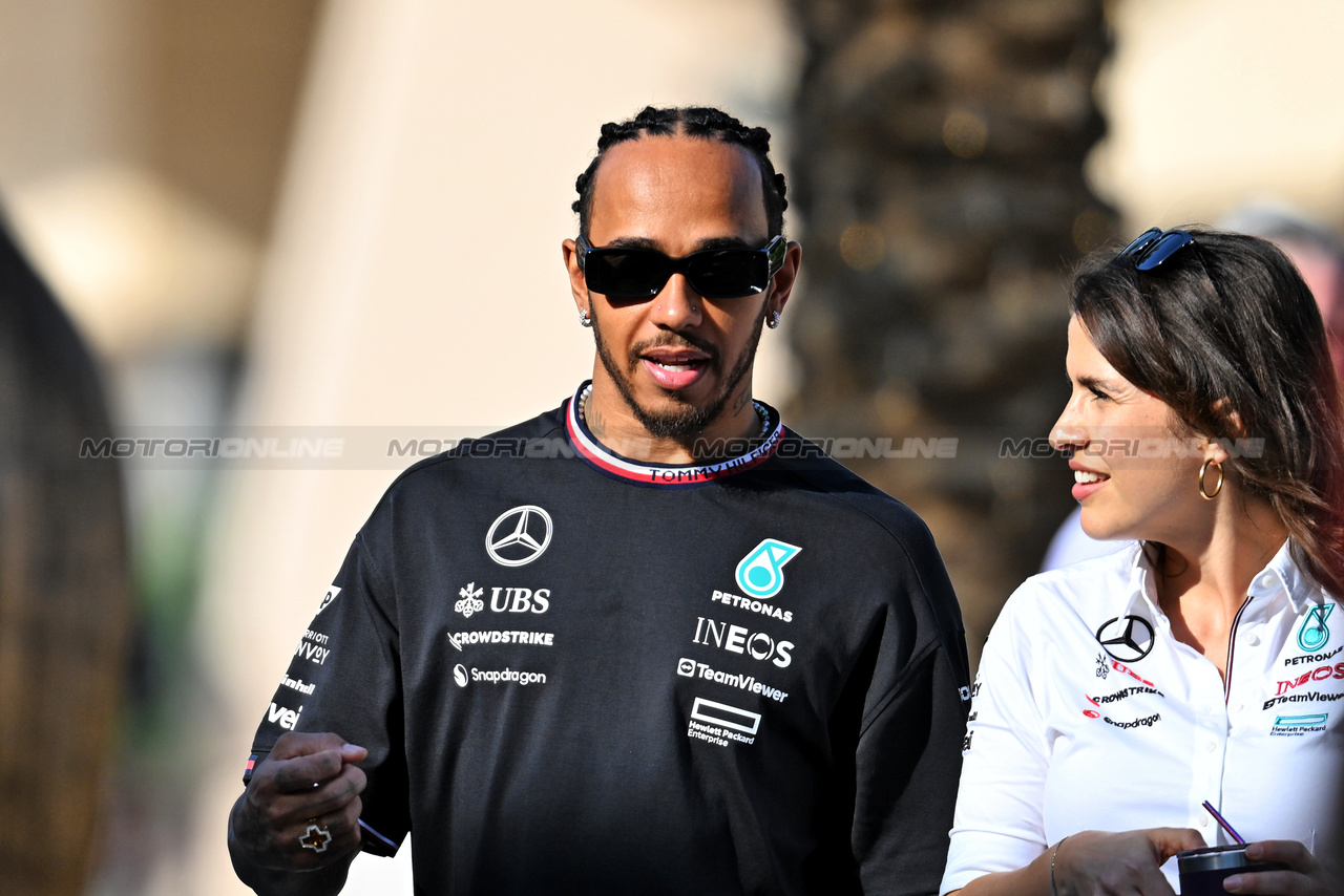 GP BAHRAIN, Lewis Hamilton (GBR) Mercedes AMG F1.

28.02.2024. Formula 1 World Championship, Rd 1, Bahrain Grand Prix, Sakhir, Bahrain, Preparation Day.

- www.xpbimages.com, EMail: requests@xpbimages.com © Copyright: Price / XPB Images