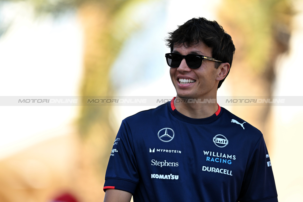 GP BAHRAIN, Alexander Albon (THA) Williams Racing.

28.02.2024. Formula 1 World Championship, Rd 1, Bahrain Grand Prix, Sakhir, Bahrain, Preparation Day.

- www.xpbimages.com, EMail: requests@xpbimages.com © Copyright: Price / XPB Images