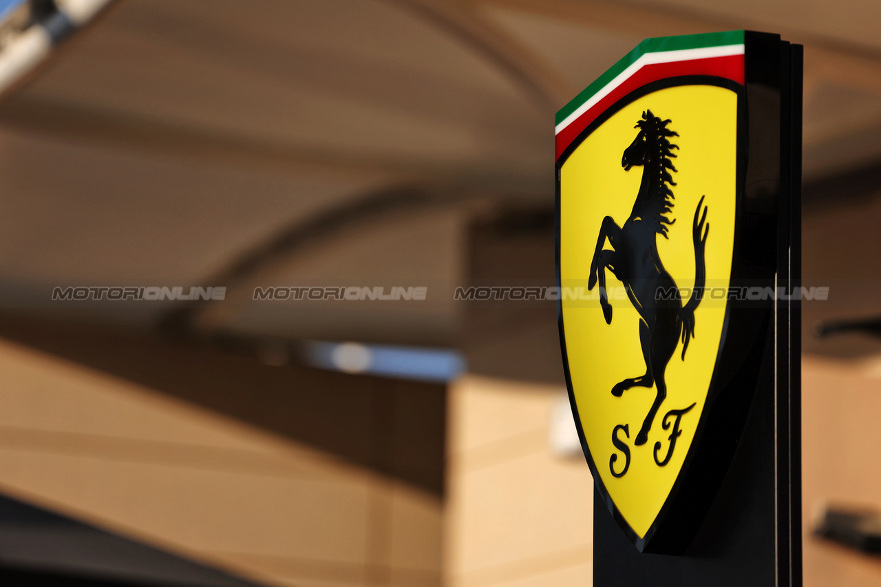 GP BAHRAIN, Paddock Atmosfera - Ferrari logo.

28.02.2024. Formula 1 World Championship, Rd 1, Bahrain Grand Prix, Sakhir, Bahrain, Preparation Day.

 - www.xpbimages.com, EMail: requests@xpbimages.com © Copyright: Staley / XPB Images