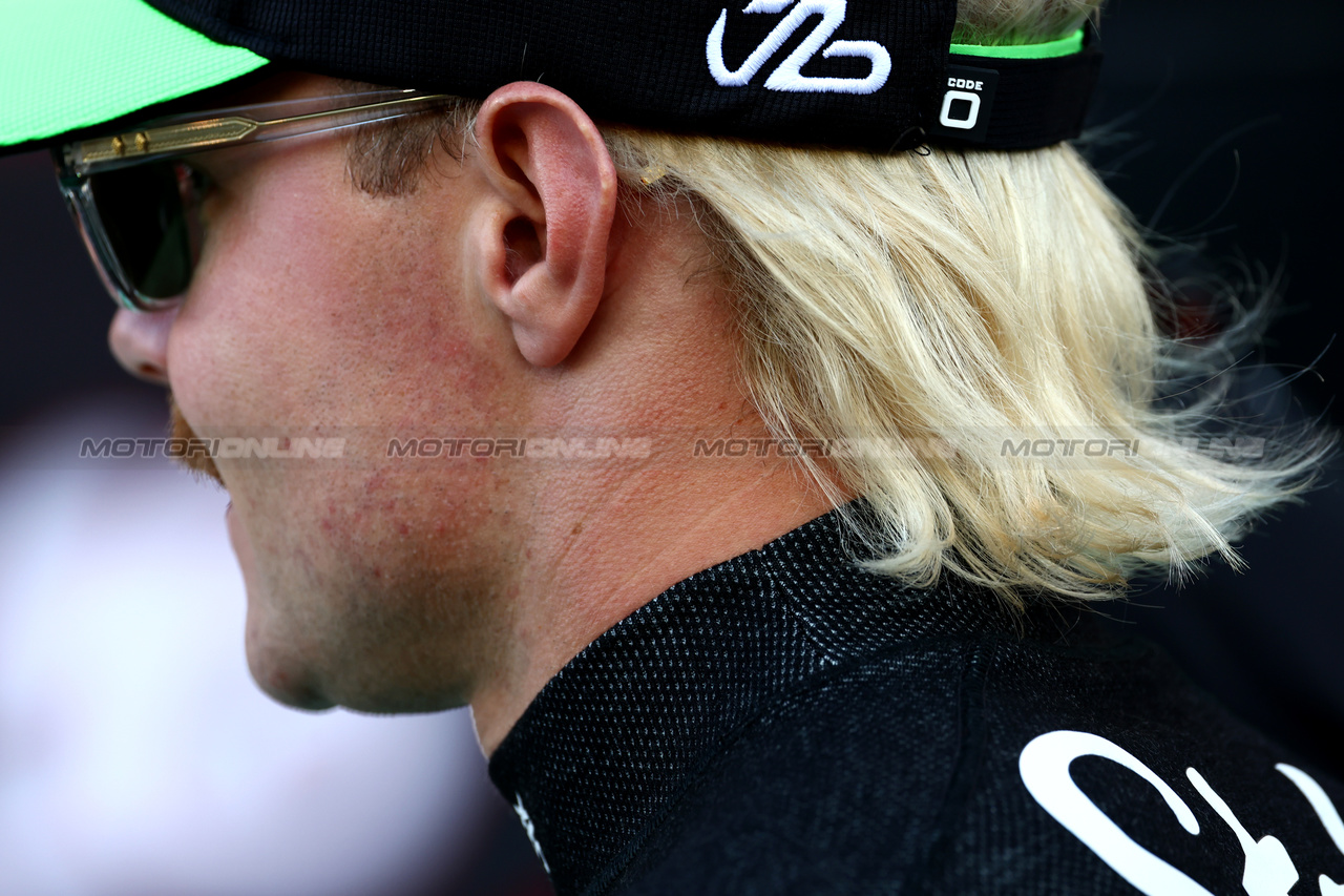 GP BAHRAIN, Valtteri Bottas (FIN) Sauber.

28.02.2024. Formula 1 World Championship, Rd 1, Bahrain Grand Prix, Sakhir, Bahrain, Preparation Day.

 - www.xpbimages.com, EMail: requests@xpbimages.com © Copyright: Coates / XPB Images