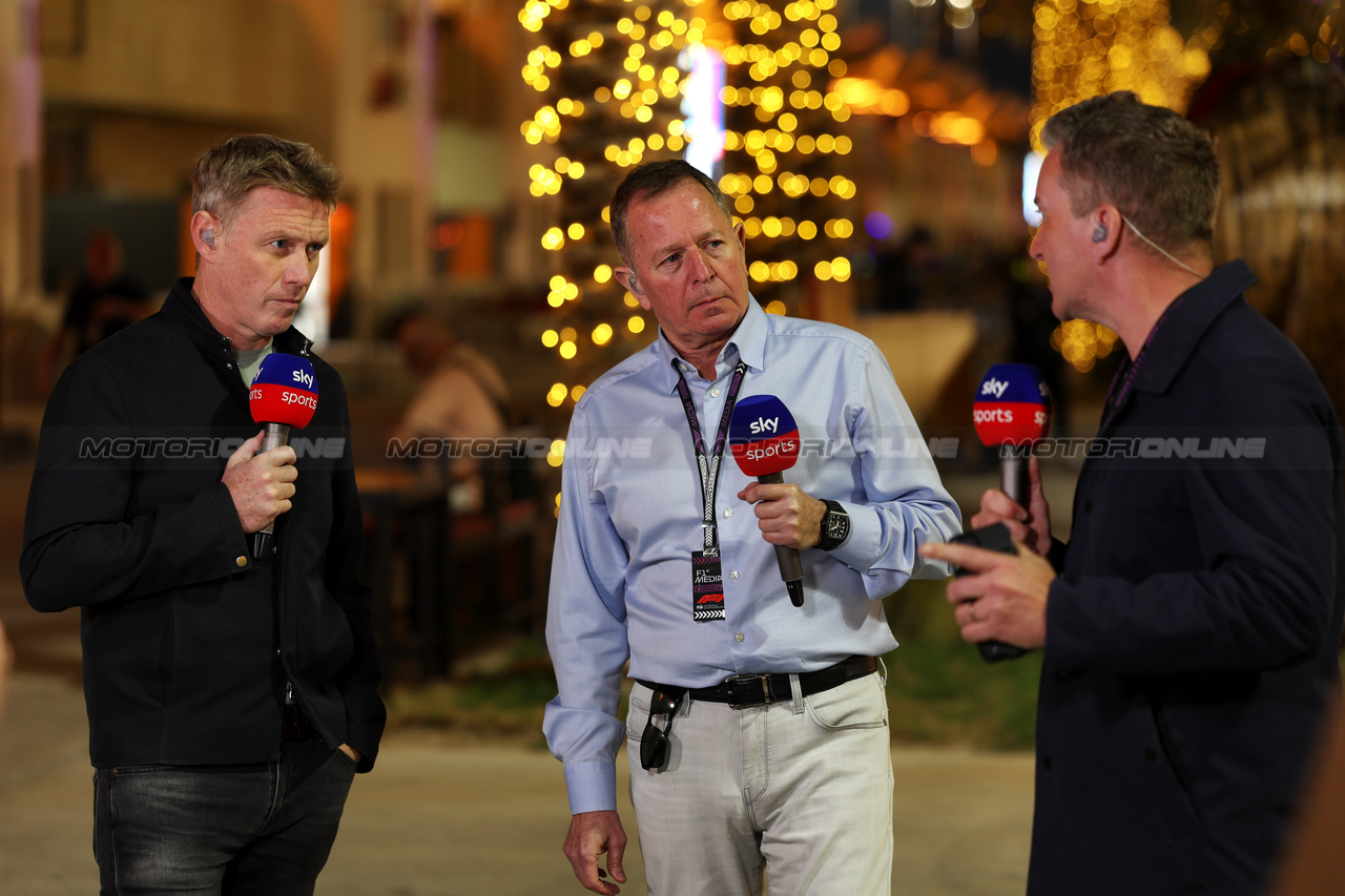 GP BAHRAIN, (L to R): Simon Lazenby (GBR) Sky Sports F1 TV Presenter with Martin Brundle (GBR) Sky Sports Commentator e Craig Slater (GBR) Sky Sports F1 Reporter.

28.02.2024. Formula 1 World Championship, Rd 1, Bahrain Grand Prix, Sakhir, Bahrain, Preparation Day.

 - www.xpbimages.com, EMail: requests@xpbimages.com © Copyright: Staley / XPB Images