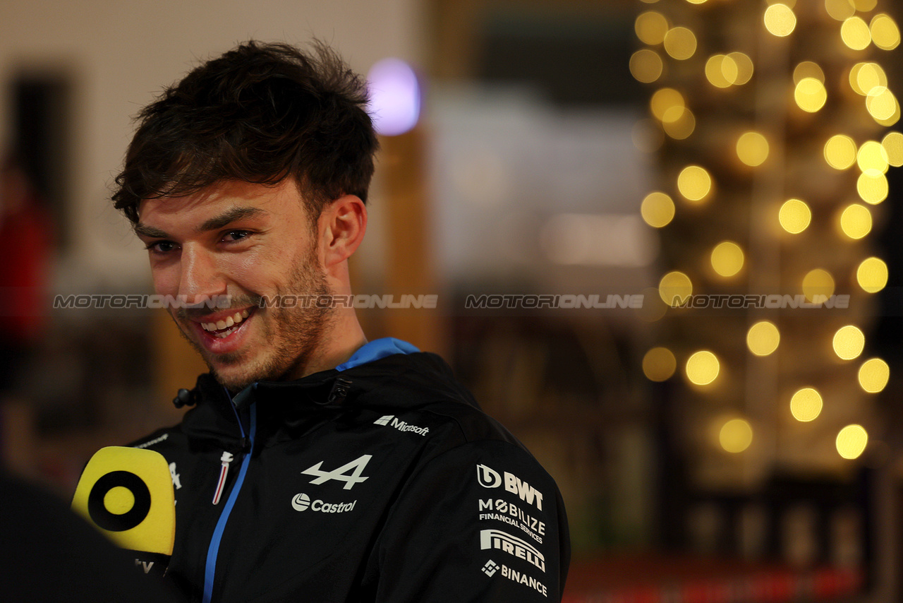 GP BAHRAIN, Pierre Gasly (FRA) Alpine F1 Team.

28.02.2024. Formula 1 World Championship, Rd 1, Bahrain Grand Prix, Sakhir, Bahrain, Preparation Day.

 - www.xpbimages.com, EMail: requests@xpbimages.com © Copyright: Staley / XPB Images