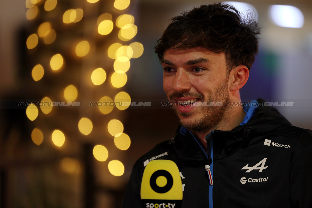 GP BAHRAIN, Pierre Gasly (FRA) Alpine F1 Team.

28.02.2024. Formula 1 World Championship, Rd 1, Bahrain Grand Prix, Sakhir, Bahrain, Preparation Day.

 - www.xpbimages.com, EMail: requests@xpbimages.com © Copyright: Staley / XPB Images