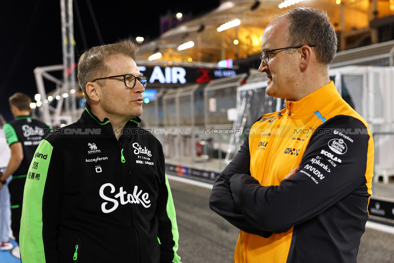 GP BAHRAIN, Andreas Seidl (GER) Sauber Group Chief Executive Officer (Left).

28.02.2024. Formula 1 World Championship, Rd 1, Bahrain Grand Prix, Sakhir, Bahrain, Preparation Day.

- www.xpbimages.com, EMail: requests@xpbimages.com © Copyright: Batchelor / XPB Images