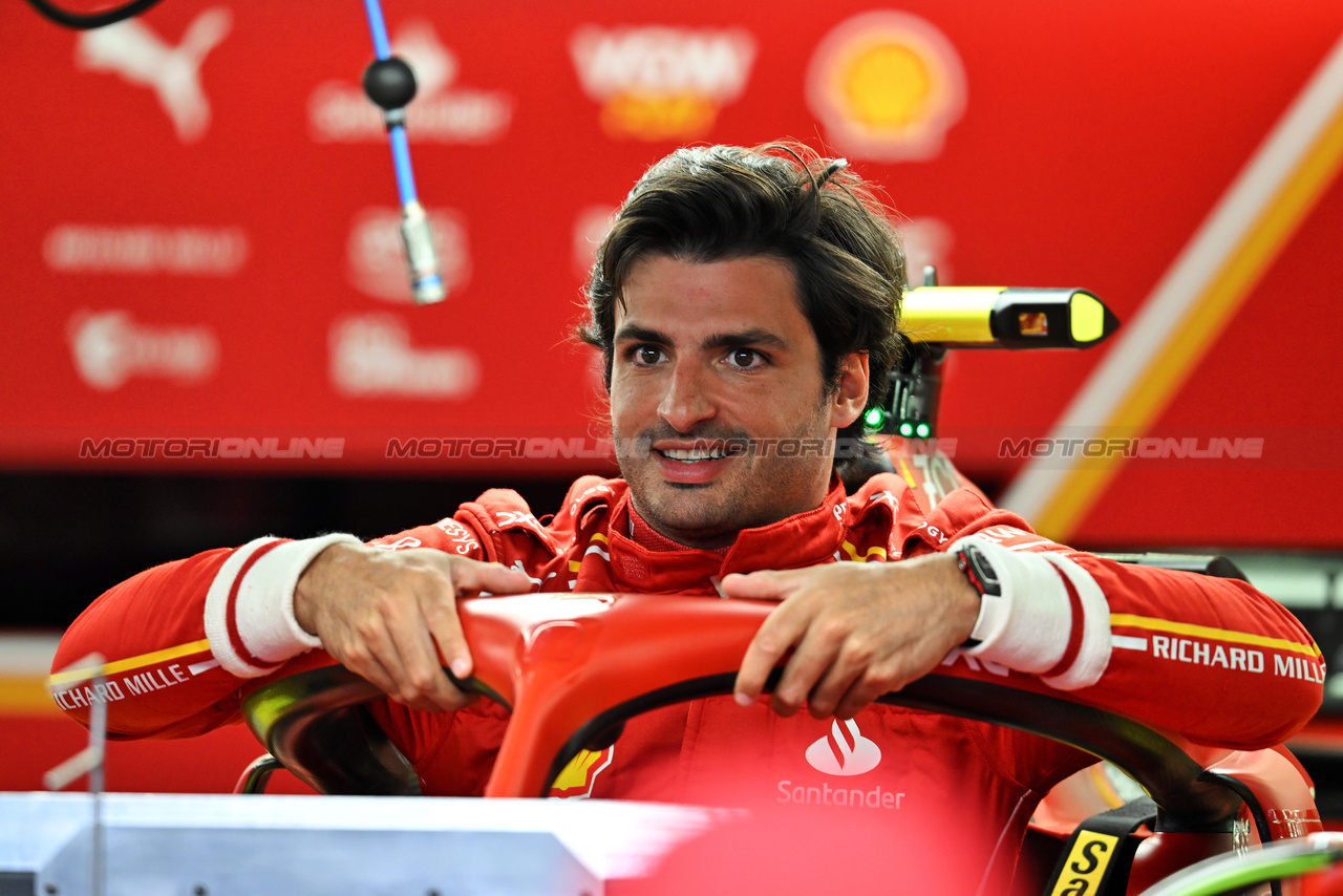 GP BAHRAIN, Carlos Sainz Jr (ESP) Ferrari SF-24.

28.02.2024. Formula 1 World Championship, Rd 1, Bahrain Grand Prix, Sakhir, Bahrain, Preparation Day.

- www.xpbimages.com, EMail: requests@xpbimages.com © Copyright: Price / XPB Images