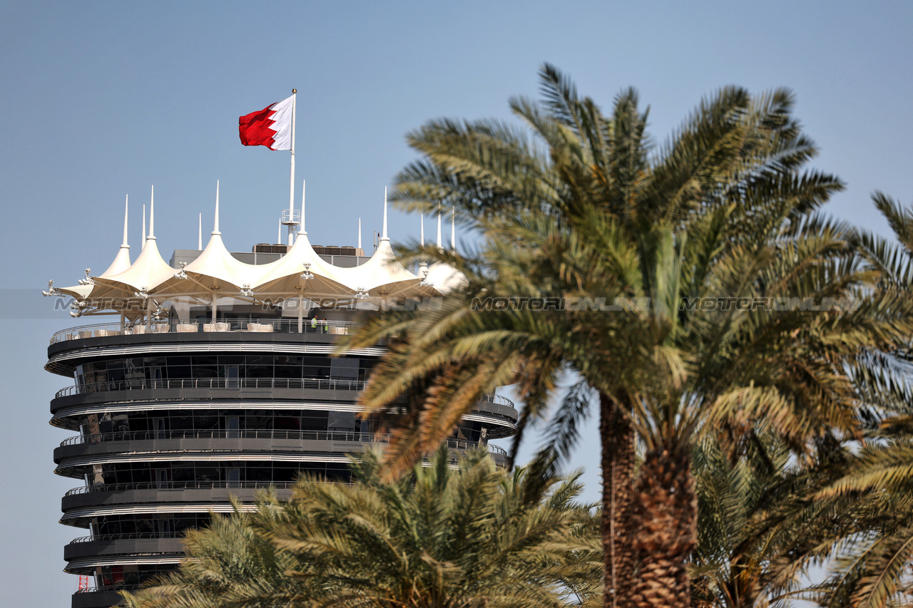 GP BAHRAIN, Paddock Atmosfera.

28.02.2024. Formula 1 World Championship, Rd 1, Bahrain Grand Prix, Sakhir, Bahrain, Preparation Day.

 - www.xpbimages.com, EMail: requests@xpbimages.com © Copyright: Staley / XPB Images