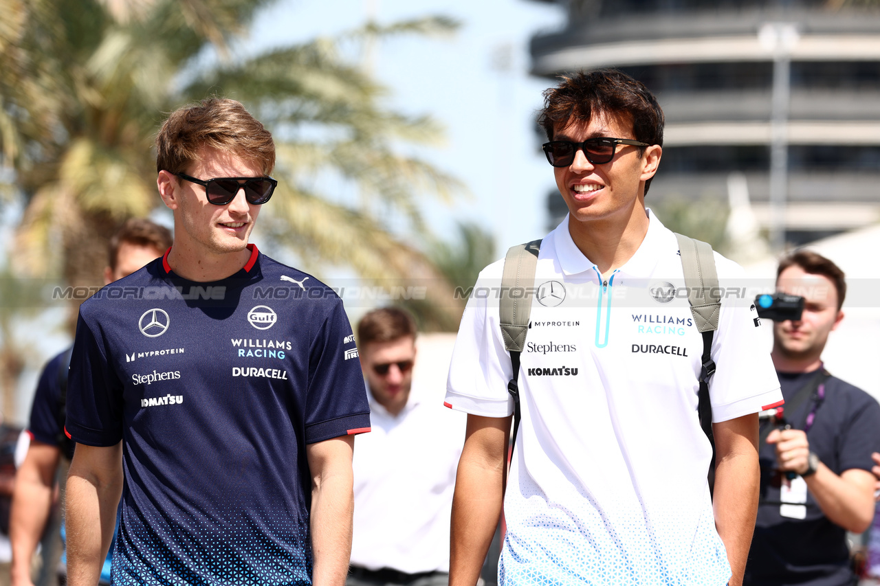 GP BAHRAIN, (L to R): Logan Sargeant (USA) Williams Racing with team mate Alexander Albon (THA) Williams Racing.

28.02.2024. Formula 1 World Championship, Rd 1, Bahrain Grand Prix, Sakhir, Bahrain, Preparation Day.

 - www.xpbimages.com, EMail: requests@xpbimages.com © Copyright: Coates / XPB Images