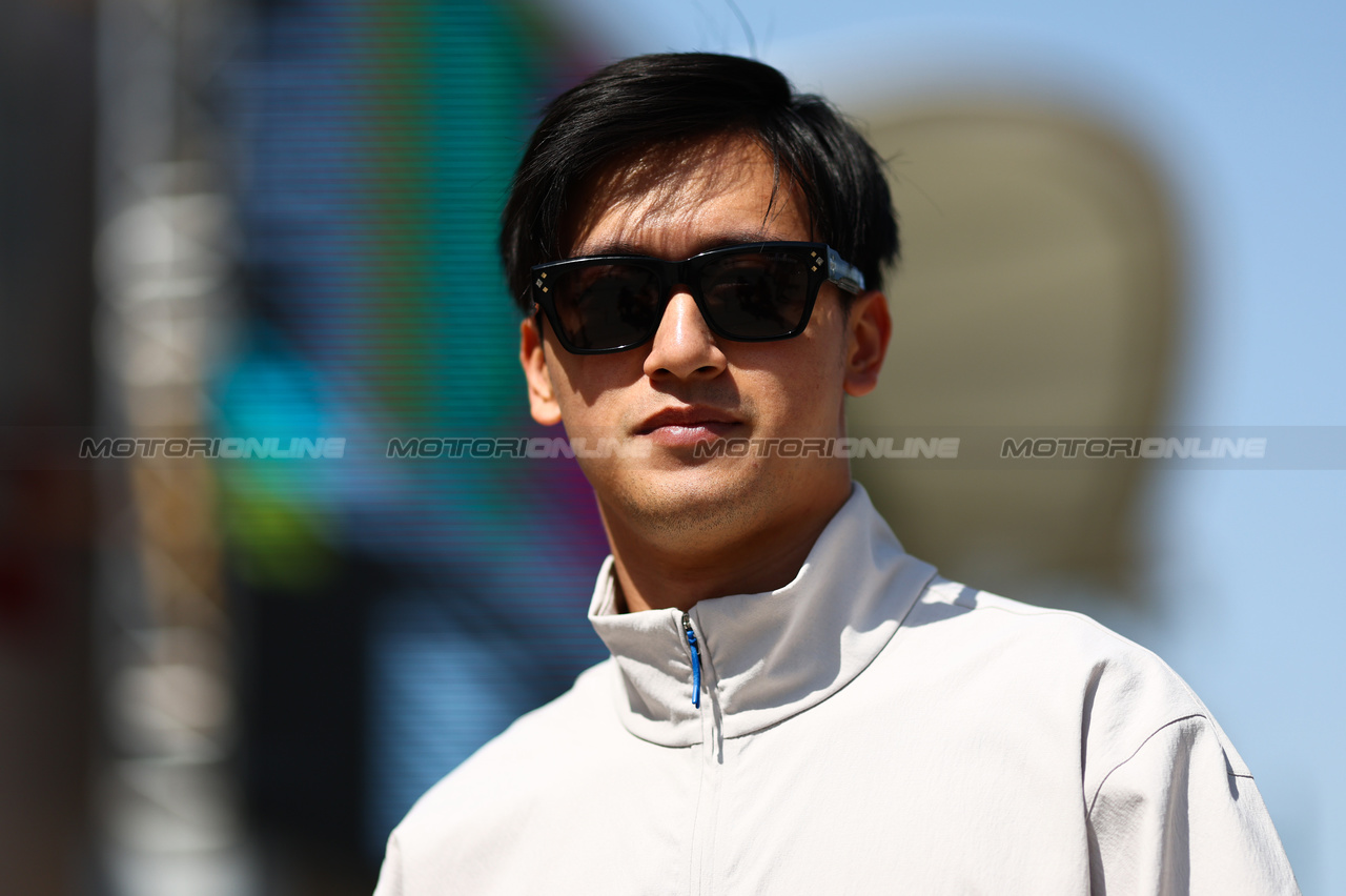 GP BAHRAIN, Guanyu Zhou (CHI), Sauber F1 Team 
28.02.2024. Formula 1 World Championship, Rd 1, Bahrain Grand Prix, Sakhir, Bahrain, Preparation Day.
- www.xpbimages.com, EMail: requests@xpbimages.com © Copyright: Charniaux / XPB Images