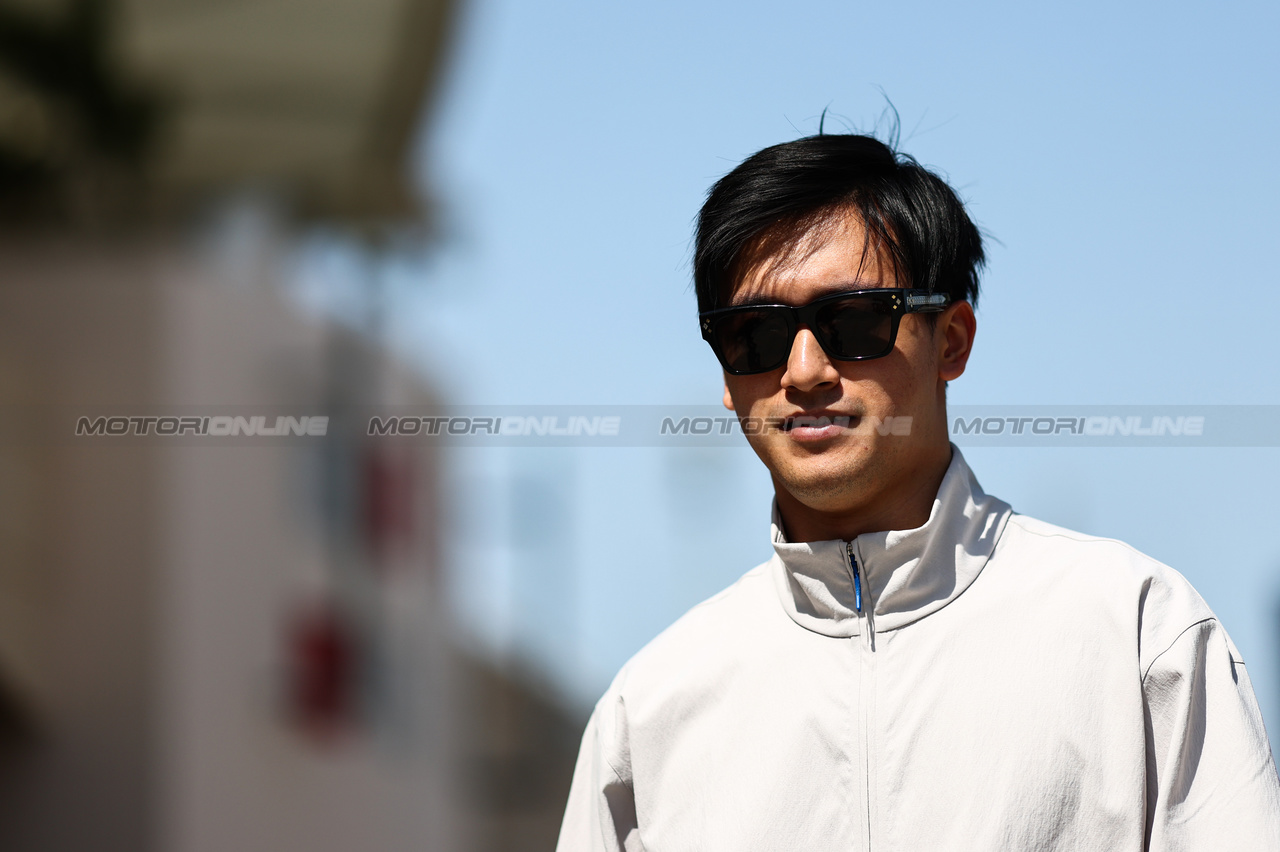 GP BAHRAIN, Guanyu Zhou (CHI), Sauber F1 Team 
28.02.2024. Formula 1 World Championship, Rd 1, Bahrain Grand Prix, Sakhir, Bahrain, Preparation Day.
- www.xpbimages.com, EMail: requests@xpbimages.com © Copyright: Charniaux / XPB Images