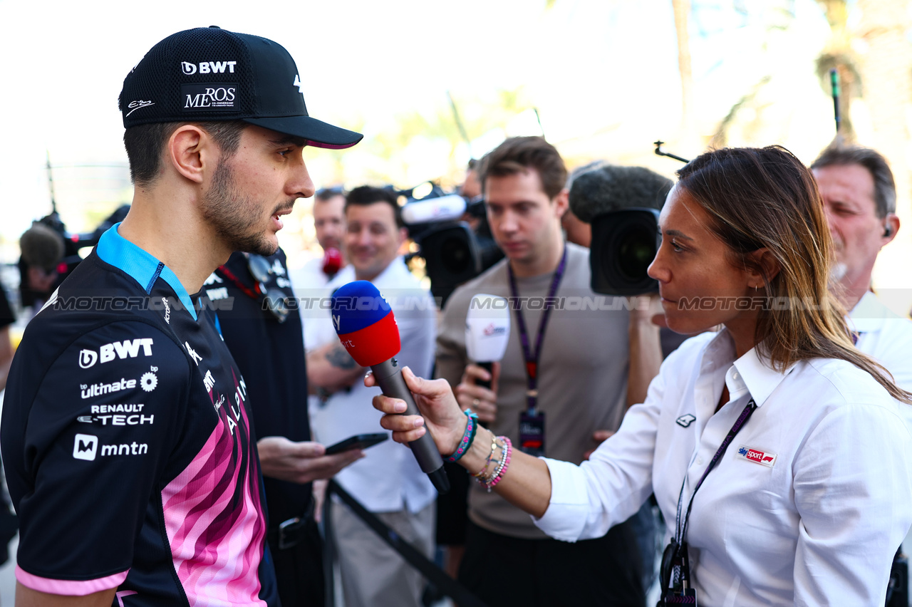 GP BAHRAIN, Esteban Ocon (FRA), Alpine F1 Team 
28.02.2024. Formula 1 World Championship, Rd 1, Bahrain Grand Prix, Sakhir, Bahrain, Preparation Day.
- www.xpbimages.com, EMail: requests@xpbimages.com © Copyright: Charniaux / XPB Images