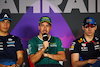 GP BAHRAIN, (L to R): Alexander Albon (THA) Williams Racing; Fernando Alonso (ESP) Aston Martin F1 Team; e Max Verstappen (NLD) Red Bull Racing, in the FIA Press Conference.
28.02.2024. Formula 1 World Championship, Rd 1, Bahrain Grand Prix, Sakhir, Bahrain, Preparation Day.
- www.xpbimages.com, EMail: requests@xpbimages.com © Copyright: XPB Images