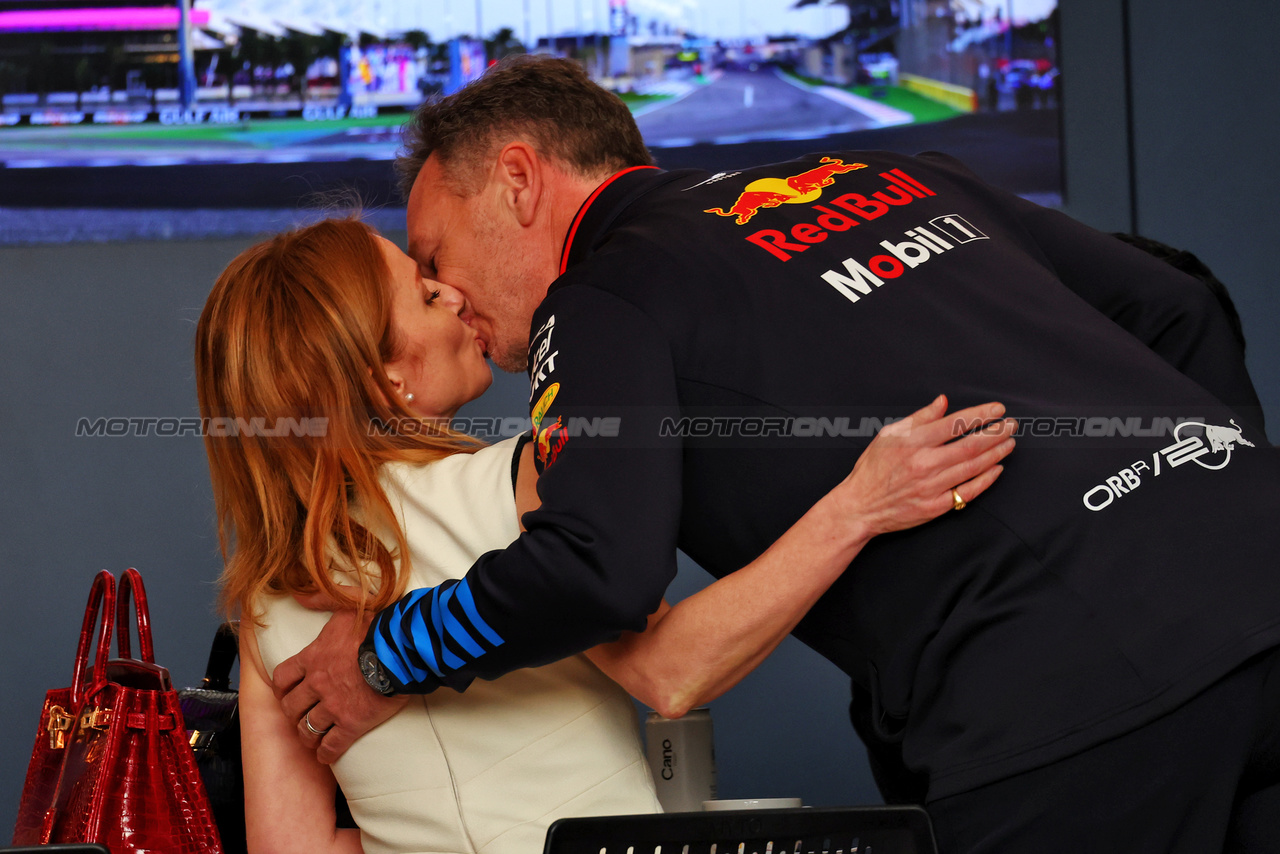 GP BAHRAIN, (L to R): Geri Horner (GBR) Singer with her husband Christian Horner (GBR) Red Bull Racing Team Principal.

02.03.2024. Formula 1 World Championship, Rd 1, Bahrain Grand Prix, Sakhir, Bahrain, Gara Day.

 - www.xpbimages.com, EMail: requests@xpbimages.com © Copyright: Coates / XPB Images