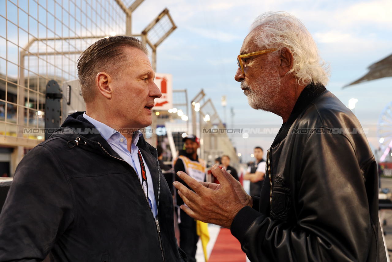 GP BAHRAIN, (L to R): Jos Verstappen (NLD) with Flavio Briatore (ITA) on the grid.

02.03.2024. Formula 1 World Championship, Rd 1, Bahrain Grand Prix, Sakhir, Bahrain, Gara Day.

- www.xpbimages.com, EMail: requests@xpbimages.com © Copyright: Bearne / XPB Images