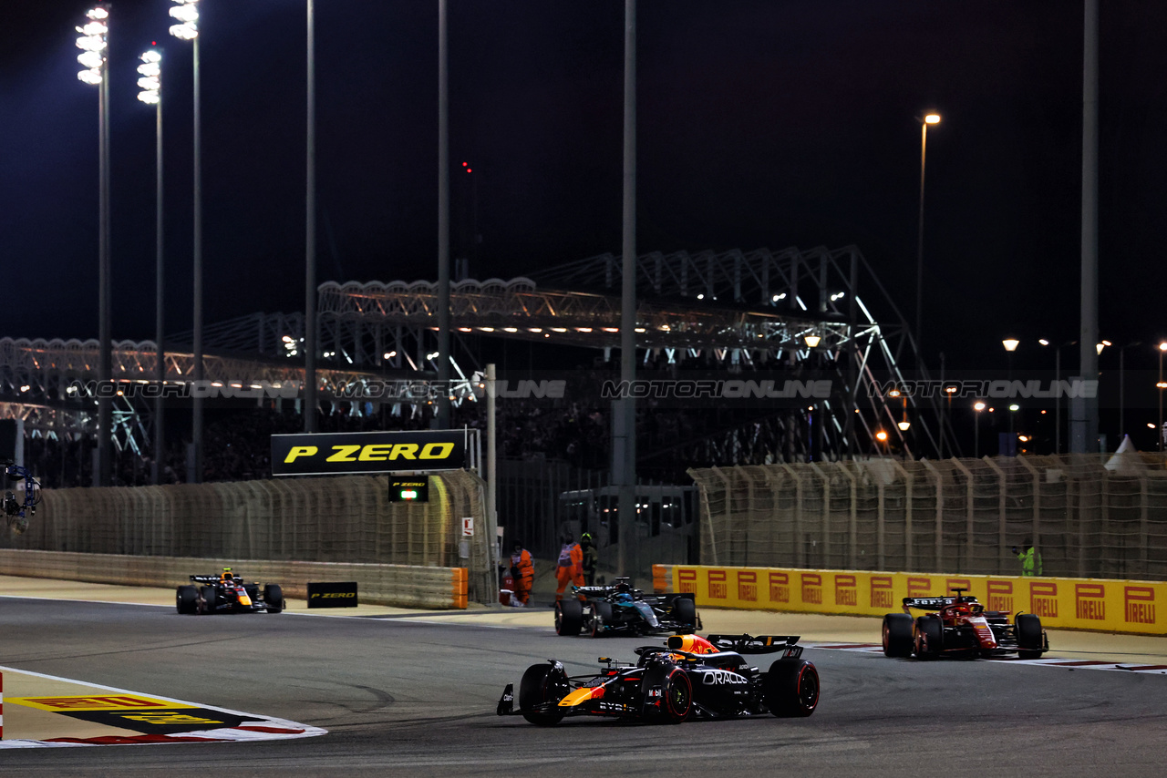 GP BAHRAIN, Max Verstappen (NLD) Red Bull Racing RB20.

02.03.2024. Formula 1 World Championship, Rd 1, Bahrain Grand Prix, Sakhir, Bahrain, Gara Day.

 - www.xpbimages.com, EMail: requests@xpbimages.com © Copyright: Coates / XPB Images