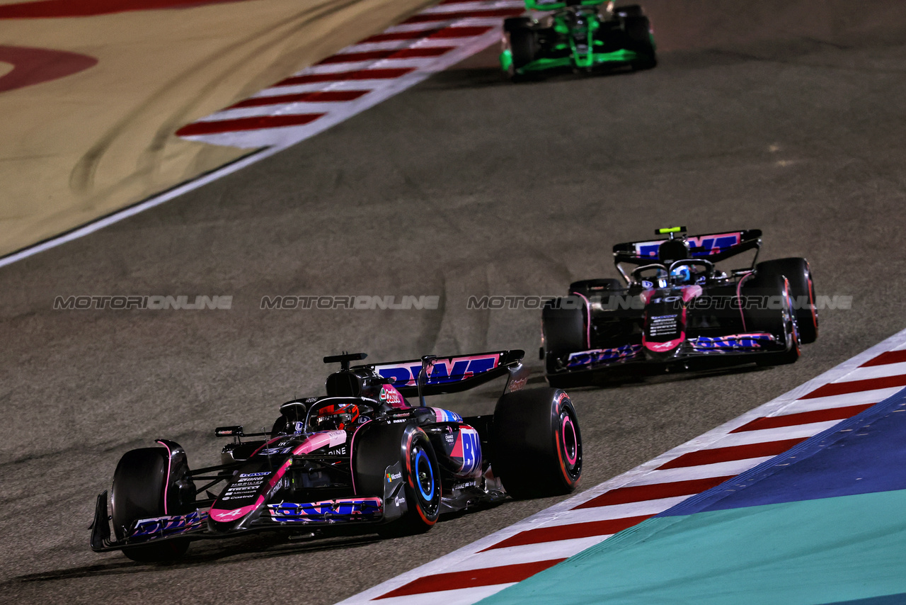 GP BAHRAIN, Esteban Ocon (FRA) Alpine F1 Team A524.

02.03.2024. Formula 1 World Championship, Rd 1, Bahrain Grand Prix, Sakhir, Bahrain, Gara Day.

- www.xpbimages.com, EMail: requests@xpbimages.com © Copyright: Charniaux / XPB Images