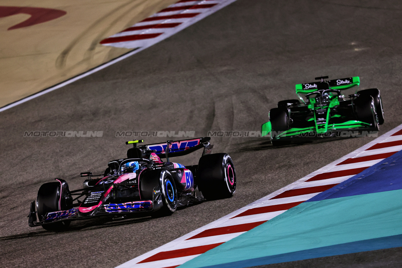 GP BAHRAIN, Pierre Gasly (FRA) Alpine F1 Team A524.

02.03.2024. Formula 1 World Championship, Rd 1, Bahrain Grand Prix, Sakhir, Bahrain, Gara Day.

- www.xpbimages.com, EMail: requests@xpbimages.com © Copyright: Charniaux / XPB Images