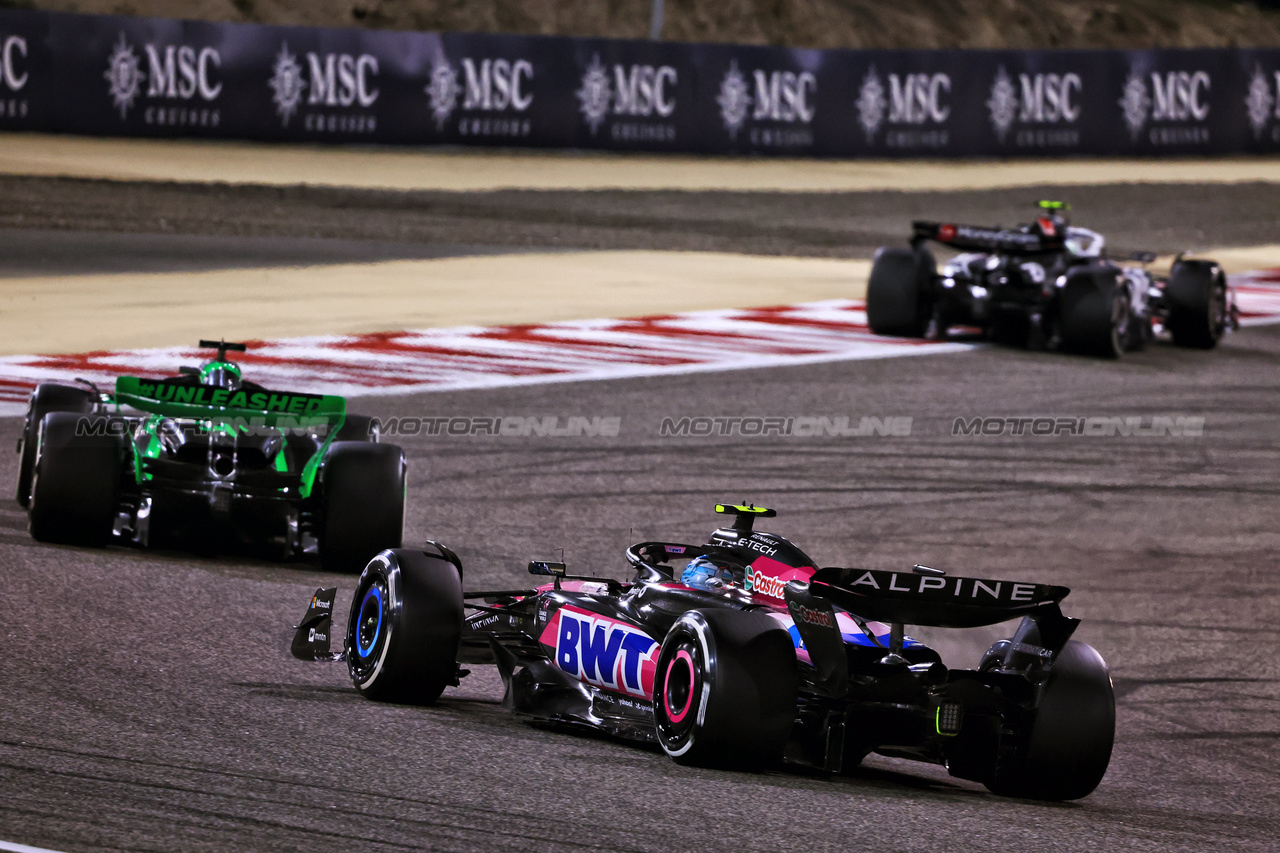 GP BAHRAIN, Pierre Gasly (FRA) Alpine F1 Team A524.

02.03.2024. Formula 1 World Championship, Rd 1, Bahrain Grand Prix, Sakhir, Bahrain, Gara Day.

- www.xpbimages.com, EMail: requests@xpbimages.com © Copyright: Charniaux / XPB Images