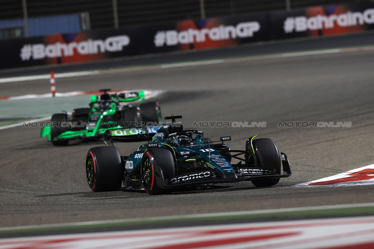 GP BAHRAIN, Lance Stroll (CDN) Aston Martin F1 Team AMR24.

02.03.2024. Formula 1 World Championship, Rd 1, Bahrain Grand Prix, Sakhir, Bahrain, Gara Day.

 - www.xpbimages.com, EMail: requests@xpbimages.com © Copyright: Staley / XPB Images