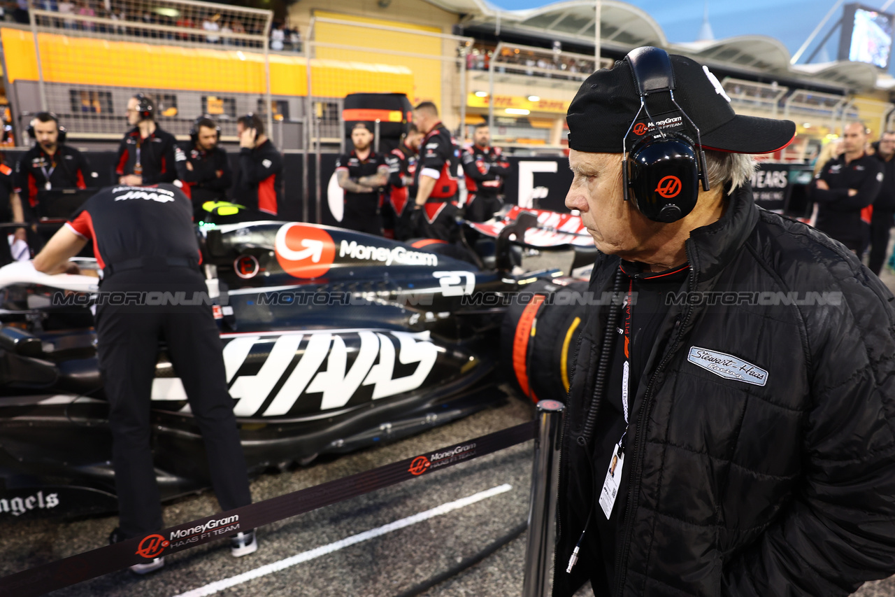 GP BAHRAIN, Gene Haas (USA) Haas Automotion President on the grid.

02.03.2024. Formula 1 World Championship, Rd 1, Bahrain Grand Prix, Sakhir, Bahrain, Gara Day.

- www.xpbimages.com, EMail: requests@xpbimages.com © Copyright: Batchelor / XPB Images