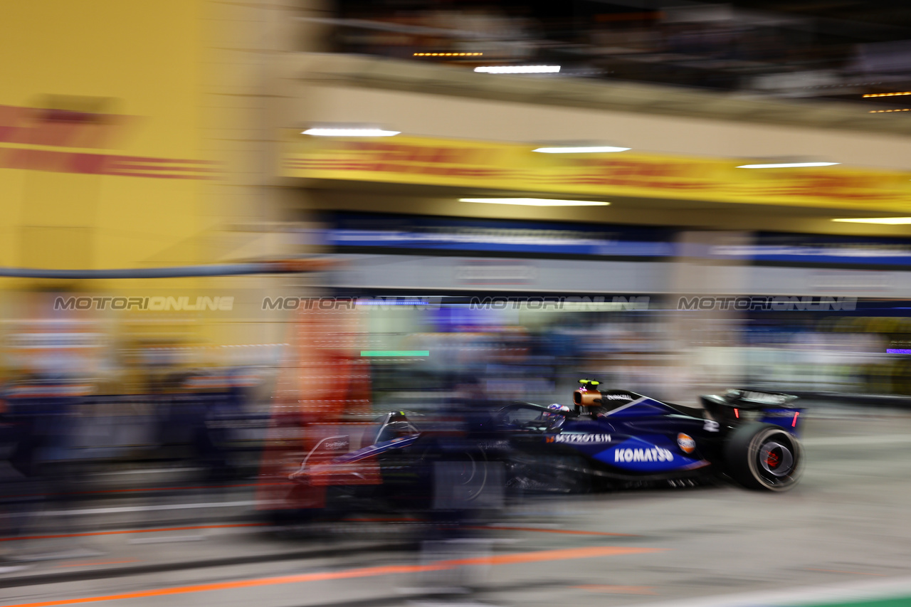 GP BAHRAIN, Logan Sargeant (USA) Williams Racing on the grid.

02.03.2024. Formula 1 World Championship, Rd 1, Bahrain Grand Prix, Sakhir, Bahrain, Gara Day.

- www.xpbimages.com, EMail: requests@xpbimages.com © Copyright: Batchelor / XPB Images