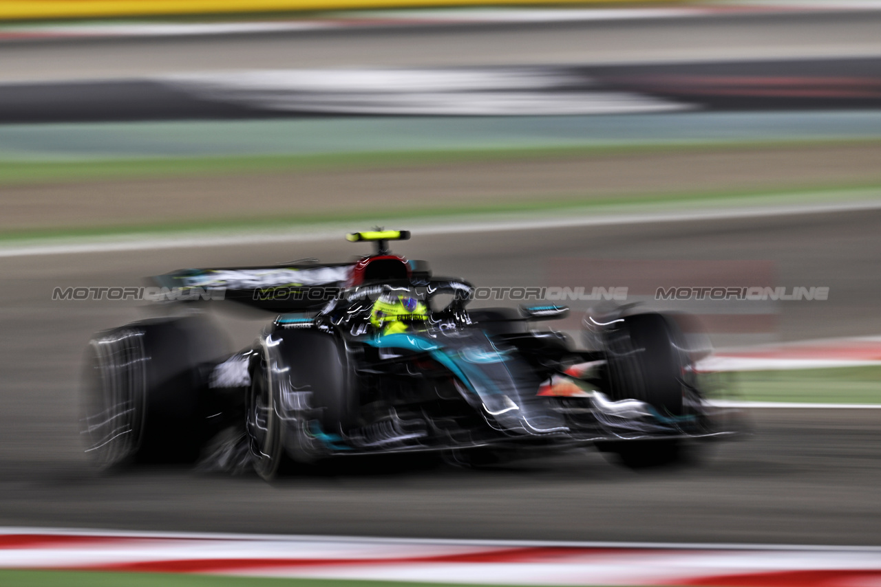 GP BAHRAIN, Lewis Hamilton (GBR) Mercedes AMG F1 W15.

02.03.2024. Formula 1 World Championship, Rd 1, Bahrain Grand Prix, Sakhir, Bahrain, Gara Day.

- www.xpbimages.com, EMail: requests@xpbimages.com © Copyright: Price / XPB Images