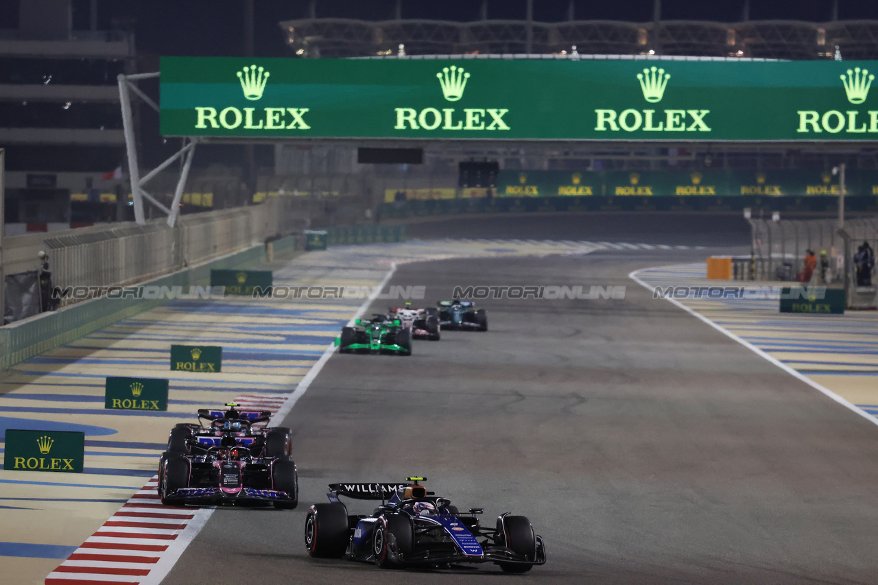 GP BAHRAIN, Logan Sargeant (USA) Williams Racing FW46.

02.03.2024. Formula 1 World Championship, Rd 1, Bahrain Grand Prix, Sakhir, Bahrain, Gara Day.

- www.xpbimages.com, EMail: requests@xpbimages.com © Copyright: Bearne / XPB Images