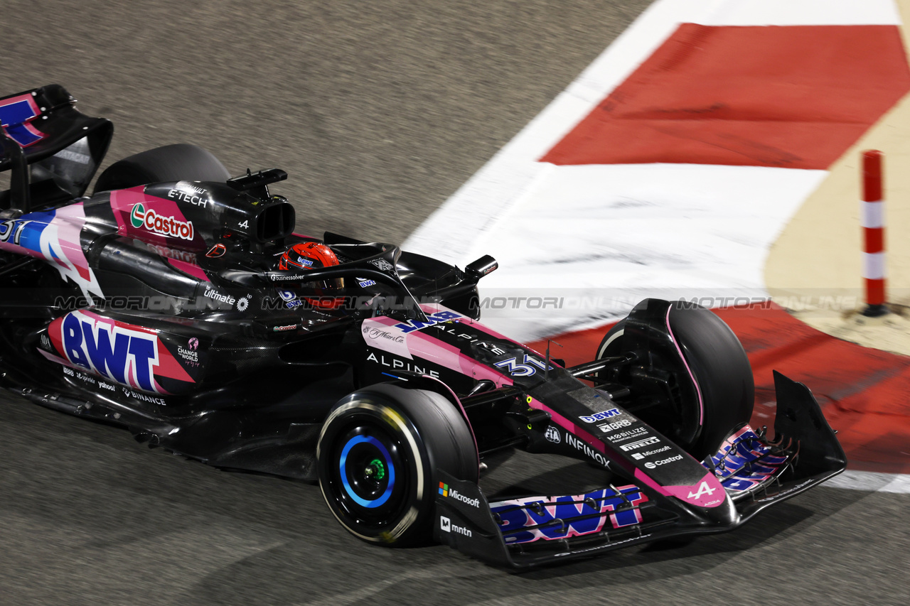 GP BAHRAIN, Esteban Ocon (FRA) Alpine F1 Team A524.

02.03.2024. Formula 1 World Championship, Rd 1, Bahrain Grand Prix, Sakhir, Bahrain, Gara Day.

- www.xpbimages.com, EMail: requests@xpbimages.com © Copyright: Bearne / XPB Images