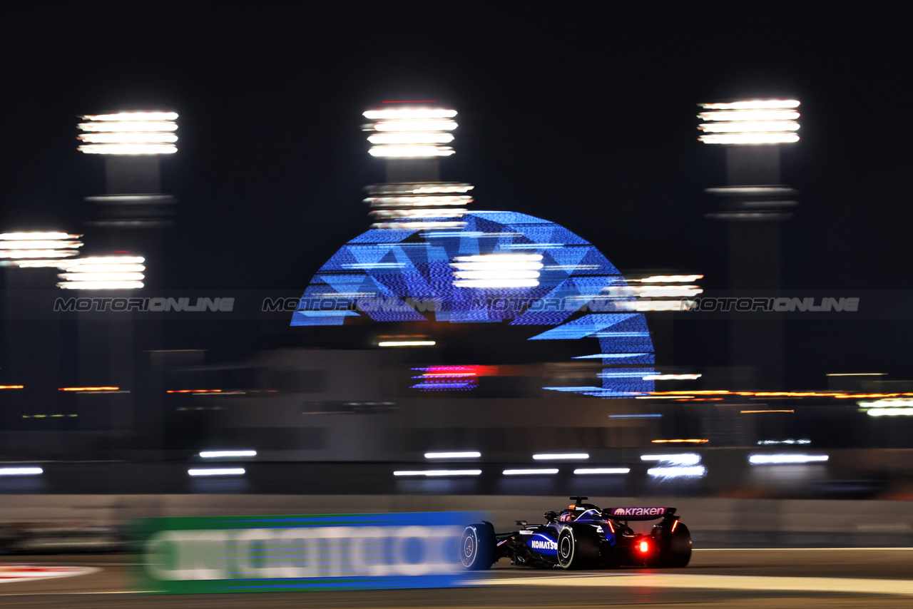 GP BAHRAIN, Alexander Albon (THA) Williams Racing FW46.

02.03.2024. Formula 1 World Championship, Rd 1, Bahrain Grand Prix, Sakhir, Bahrain, Gara Day.

 - www.xpbimages.com, EMail: requests@xpbimages.com © Copyright: Coates / XPB Images