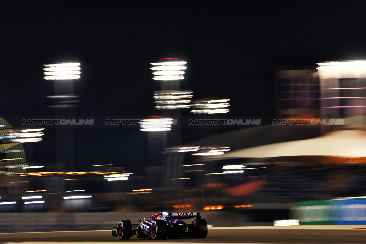 GP BAHRAIN, Daniel Ricciardo (AUS) RB VCARB 01.

02.03.2024. Formula 1 World Championship, Rd 1, Bahrain Grand Prix, Sakhir, Bahrain, Gara Day.

 - www.xpbimages.com, EMail: requests@xpbimages.com © Copyright: Coates / XPB Images