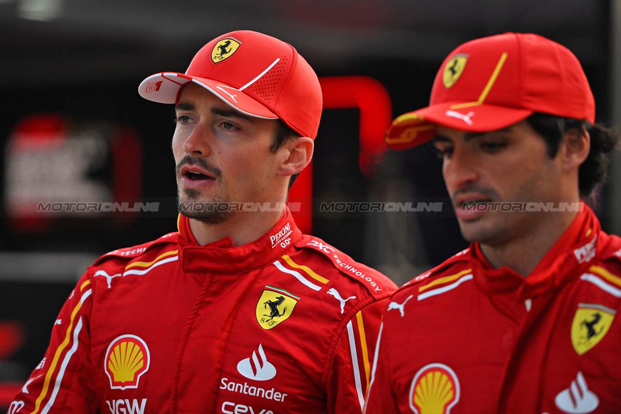 GP BAHRAIN, (L to R): Charles Leclerc (MON) Ferrari e team mate Carlos Sainz Jr (ESP) Ferrari.

02.03.2024. Formula 1 World Championship, Rd 1, Bahrain Grand Prix, Sakhir, Bahrain, Gara Day.

- www.xpbimages.com, EMail: requests@xpbimages.com © Copyright: Price / XPB Images