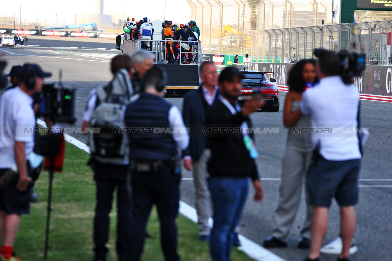 GP BAHRAIN, Drivers' parade.

02.03.2024. Formula 1 World Championship, Rd 1, Bahrain Grand Prix, Sakhir, Bahrain, Gara Day.

 - www.xpbimages.com, EMail: requests@xpbimages.com © Copyright: Coates / XPB Images