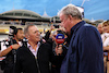 GP BAHRAIN, (L to R): Martin Brundle (GBR) Sky Sports F1 Commentator with Jock Clear (GBR) Ferrari Senior Performance Engineer on the grid.
02.03.2024. Formula 1 World Championship, Rd 1, Bahrain Grand Prix, Sakhir, Bahrain, Gara Day.
 - www.xpbimages.com, EMail: requests@xpbimages.com © Copyright: Staley / XPB Images