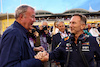 GP BAHRAIN, (L to R): Jeremy Clarkson (GBR) with Christian Horner (GBR) Red Bull Racing Team Principal on the grid.
02.03.2024. Formula 1 World Championship, Rd 1, Bahrain Grand Prix, Sakhir, Bahrain, Gara Day.
- www.xpbimages.com, EMail: requests@xpbimages.com © Copyright: Batchelor / XPB Images