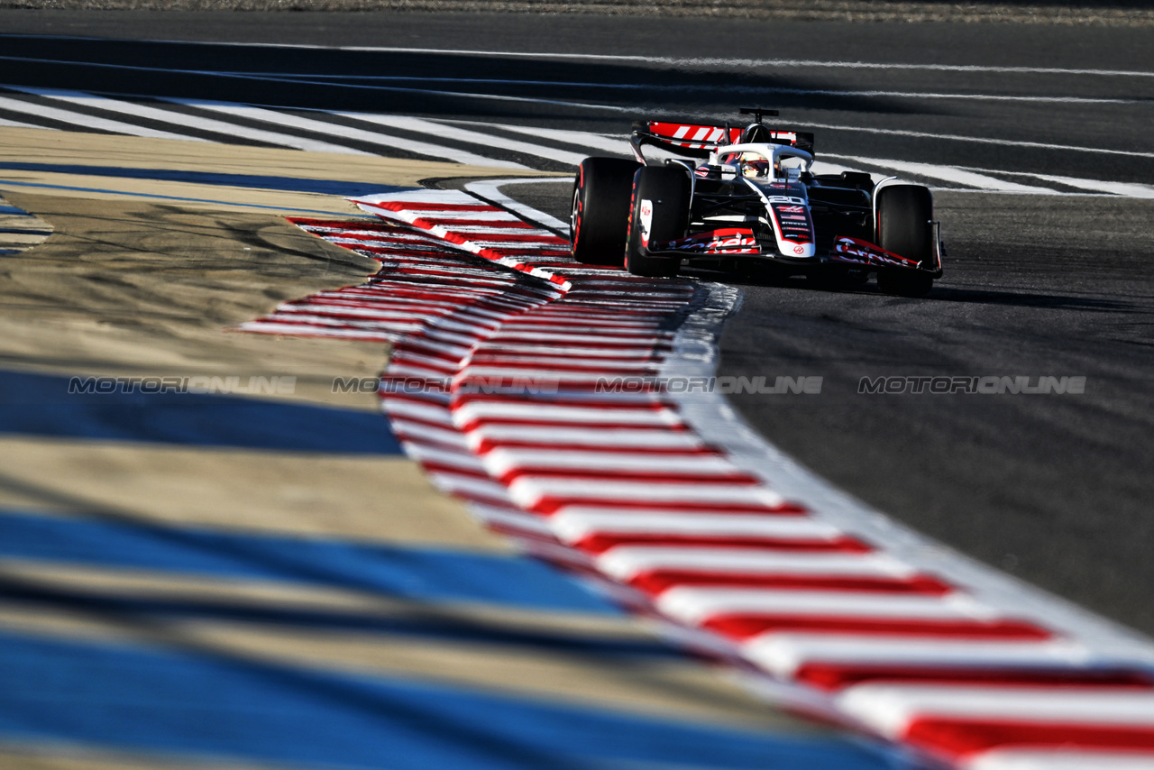 GP BAHRAIN, Kevin Magnussen (DEN) Haas VF-24.

01.03.2024. Formula 1 World Championship, Rd 1, Bahrain Grand Prix, Sakhir, Bahrain, Qualifiche Day.

- www.xpbimages.com, EMail: requests@xpbimages.com © Copyright: Price / XPB Images