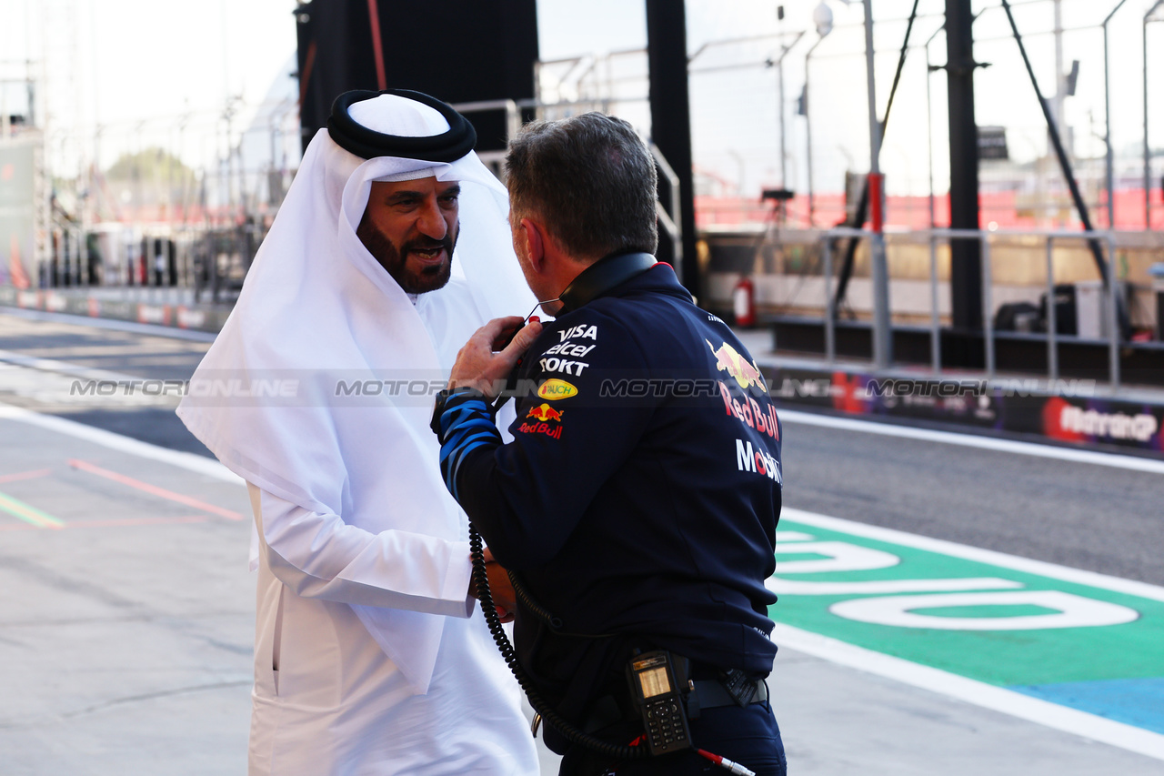 GP BAHRAIN, (L to R): Mohammed Bin Sulayem (UAE) FIA President with Christian Horner (GBR) Red Bull Racing Team Principal.

01.03.2024. Formula 1 World Championship, Rd 1, Bahrain Grand Prix, Sakhir, Bahrain, Qualifiche Day.

- www.xpbimages.com, EMail: requests@xpbimages.com © Copyright: Batchelor / XPB Images