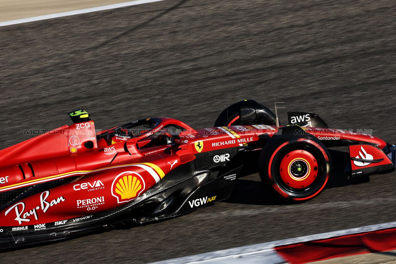 GP BAHRAIN, Carlos Sainz Jr (ESP) Ferrari SF-24.

01.03.2024. Formula 1 World Championship, Rd 1, Bahrain Grand Prix, Sakhir, Bahrain, Qualifiche Day.

- www.xpbimages.com, EMail: requests@xpbimages.com © Copyright: Bearne / XPB Images